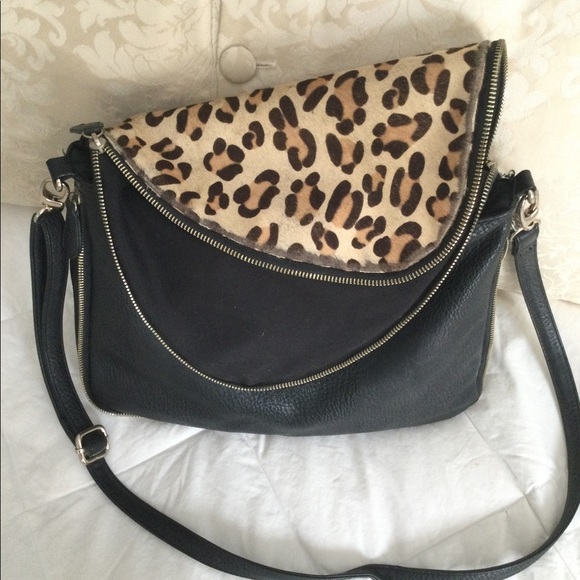 Fold over leopard accent handbag - Picture 9 of 14